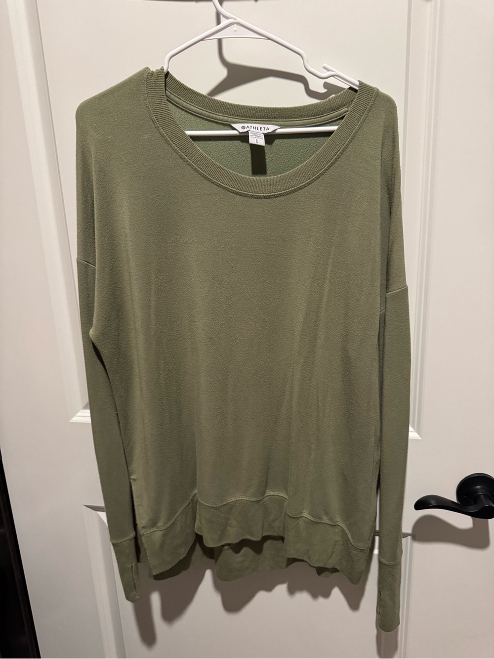Athleta Olive Green Crewneck Lightweight Pullover